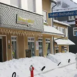 Germina オーバーホーフ